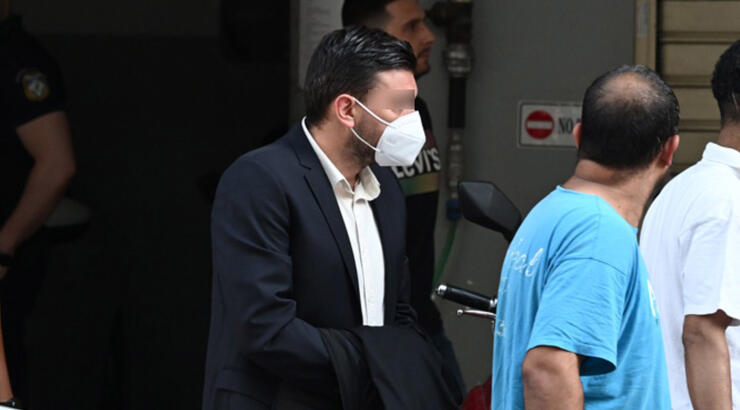 Ο δημοσιογράφος της ΕΡΤ μετά τον ξυλοδαρμό πήγε στη δουλειά του και κλήθηκε να καλύψει το θέμα