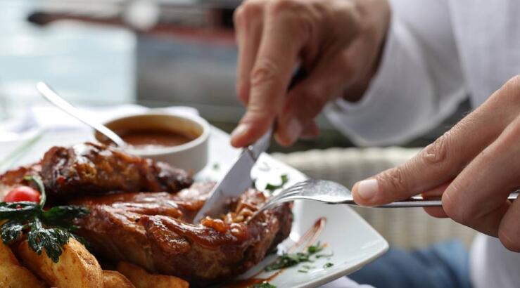Η nutritionist σου λέει όλα όσα χρειάζεται να γνωρίζεις για τη δίαιτα Carnivore