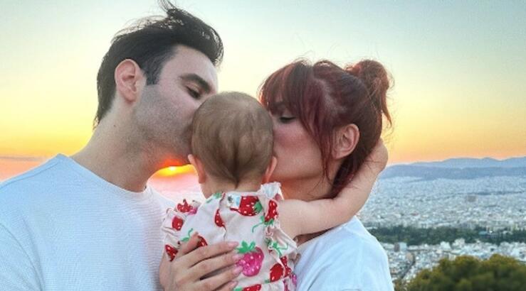 Μαίρη Συνατσάκη: Η Ολίβια είδε πρώτη φορά τον μπαμπά της σε live του και ανέβηκε μαζί του στη σκηνή [εικόνες]