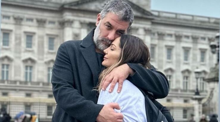 Βανδή - Μπισμπίκης: Χέρι - χέρι σε βόλτα τους στο κέντρο της Αθήνας [εικόνες]