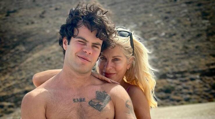 Ελένη Μενεγάκη: Μοιράστηκε σχέδιο του Άγγελου που είχε ζωγραφίσει εκείνην 14 χρόνια πριν