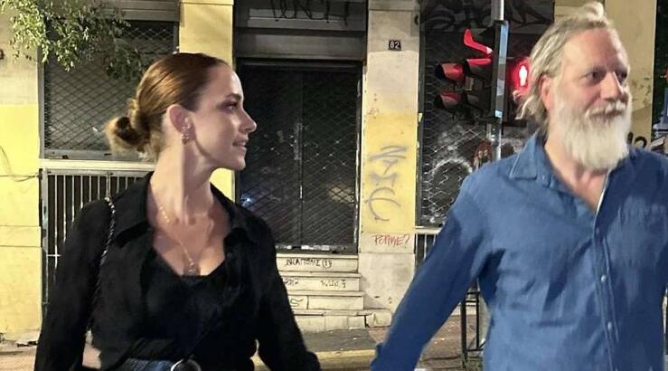 Λώρης Λοϊζίδης – Στυλιάνα Μαραγκού: Με τις δίδυμες κόρες τους στην Αθήνα [εικόνες]