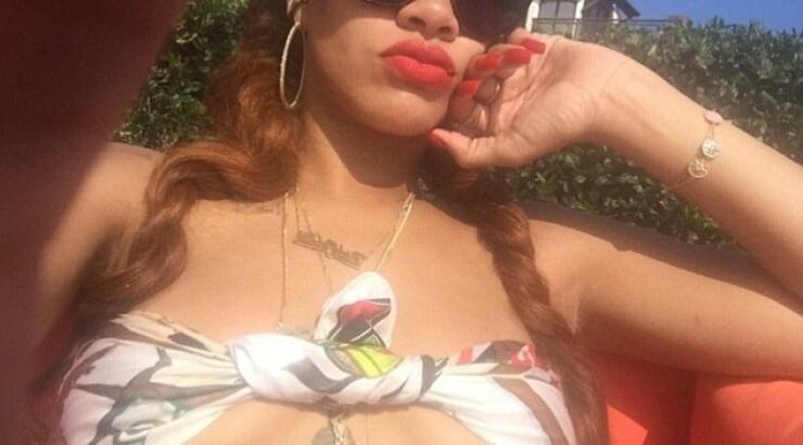H φωτογραφία της Rihanna που έσπασε τα social media 
