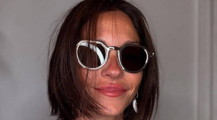 Σοφία Καρβέλα: Η τσάντα Κύπριας σχεδιάστριας που “έκλεψε” από το βεστιάριο της μαμάς της, Άννας Βίσση