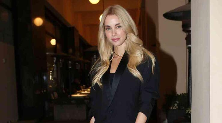 Δούκισσα Νομικού: Φορά το πιο αμφιλεγόμενο παντελόνι της σεζόν και το κάνει απόλυτο fashion statement