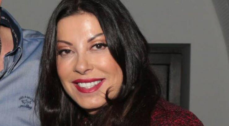 Άντζελα Δημητρίου: Χωρίς μακιγιάζ και με καυτό μαγιό στη Μύκονο!