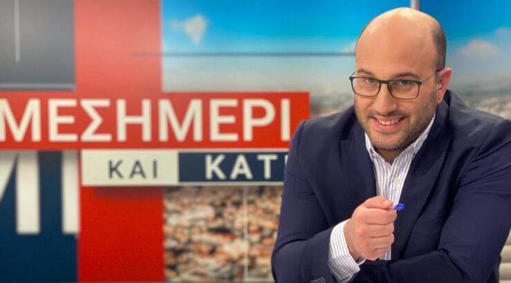 Χρήστος Μιχάλαρος: Βγήκε στην εκπομπή του με το κασκόλ του Ολυμπιακού [βίντεο]