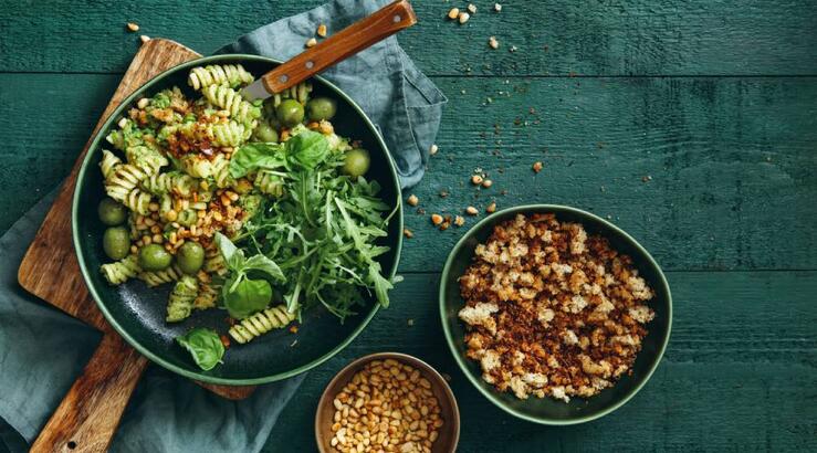 Δροσερή σαλάτα με ζυμαρικά 