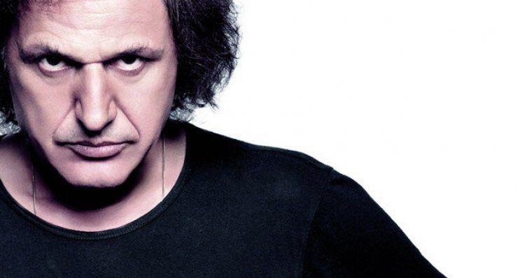 Βασίλης Παπακωνσταντίνου: Αύριο στη μουσική σκηνή Red