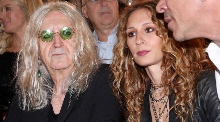 Νίκος Καρβέλας: Το σπάνιο στιγμιότυπο αγκαλιά με τη σύντροφό του σε ταξίδι τους και η αντίδραση της Βίσση [εικόνα]