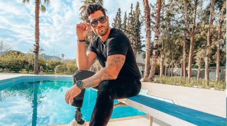 Συγκινεί ο Ετεοκλής Παύλου για την αναπηρία του: "Θυμάμαι ακόμη την κάννη από το όπλο"