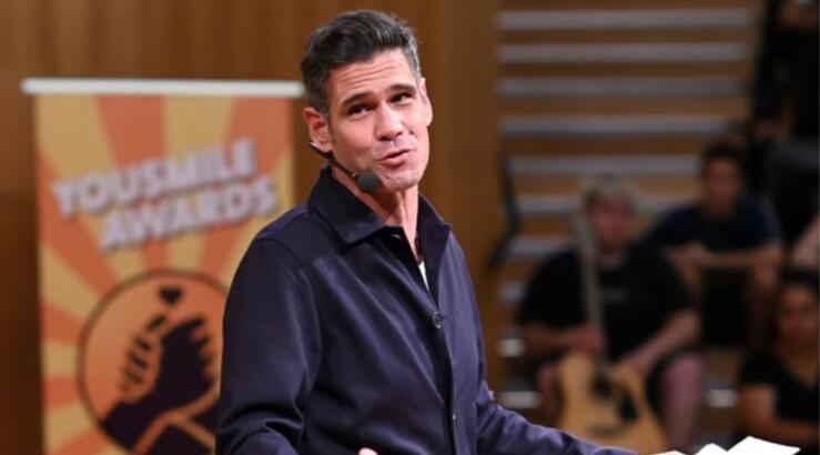 Δημήτρης Ουγγαρέζος: Ρώτησε το ChatGPT γιατί δεν έχει σχέση και δεν άντεξε τις απαντήσεις που του έδωσε