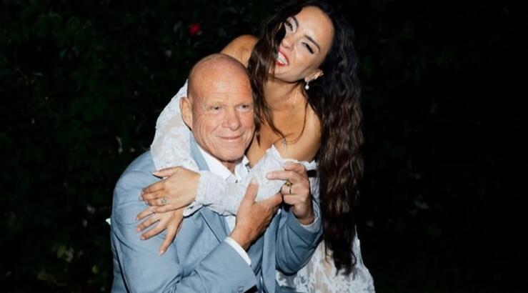 Ελπίδα - Τζώνης: Δημοσίευσαν το επίσημο φωτογραφικό άλμπουμ του γάμου τους [εικόνες]