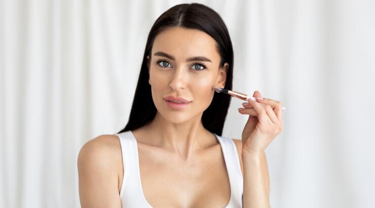 Ποιο χρώμα ρουζ να επιλέξεις ανάλογα με τον τόνο της επιδερμίδας σου