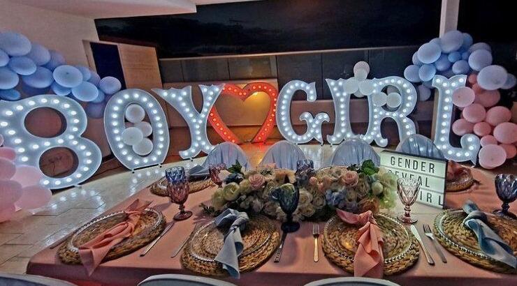 Υπέροχες εικόνες: To φαντασμαγορικό gender reveal ζευγαριού της κυπριακής showbiz