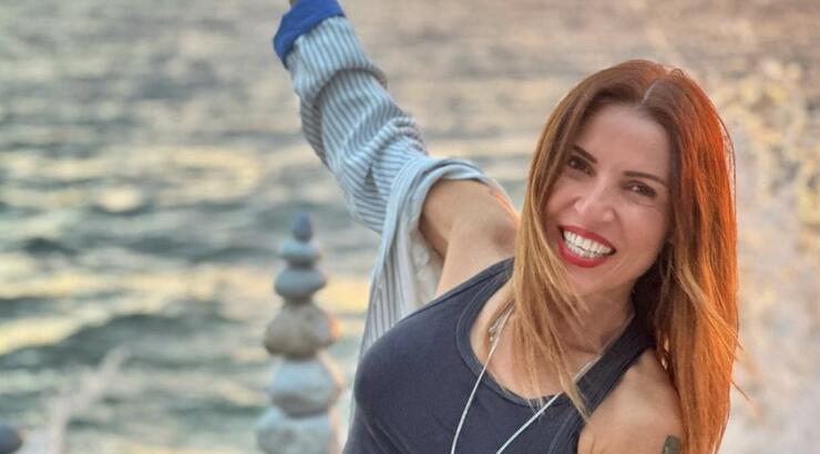 Eυρυδίκη: Συγκινημένη στο σχολείο της στη Λευκωσία 39 χρόνια μετά την αποφοίτηση της