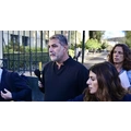 Μπισμπίκης: Eπισκέφθηκε τους κατοίκους που προκάλεσε ζημιές και τους ζήτησε συγγνώμη [βίντεο]