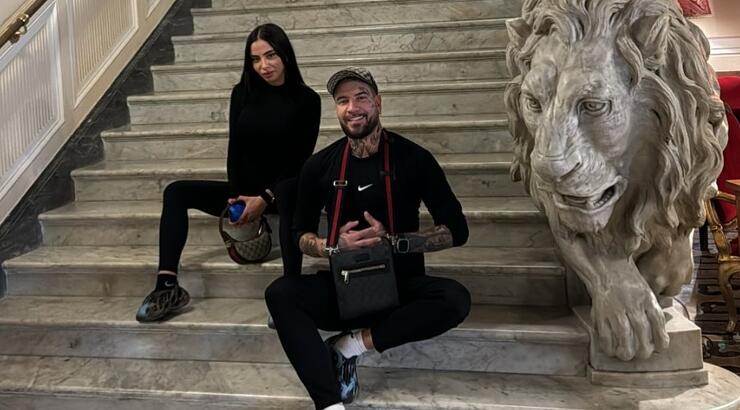 Αναζητείται ο Snik: Η σύντροφος του τον κατήγγειλε για ξυλοδαρμό και μετά είπε ότι έπεσε και χτύπησε μόνη της