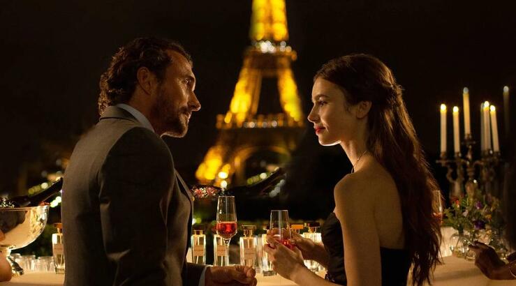 Γνωστή Κύπρια φωτογραφήθηκε με τον γοητευτικό πρωταγωνιστή του Emily in Paris 