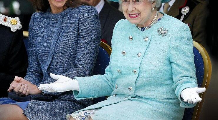 Η βασίλισσα Ελισάβετ είναι έξαλλη με την Kate Middleton και την... εγκυμοσύνη της