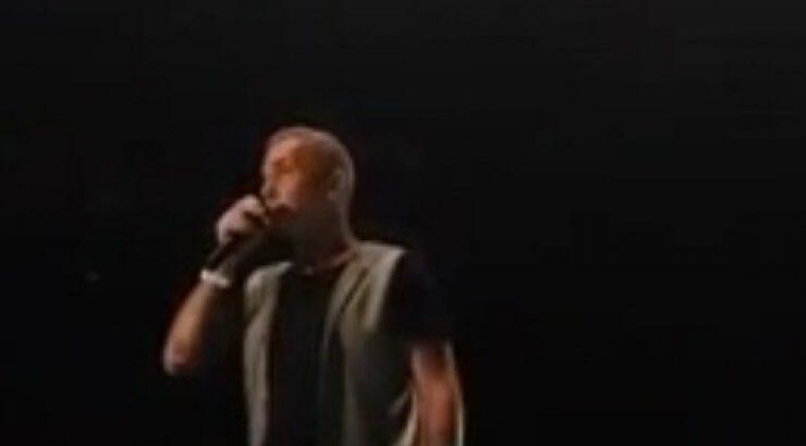 Video Στέλιος Ρόκκος: Του έριξαν παγάκι στο κεφάλι και διέκοψε την συναυλία του στην Λάρνακα