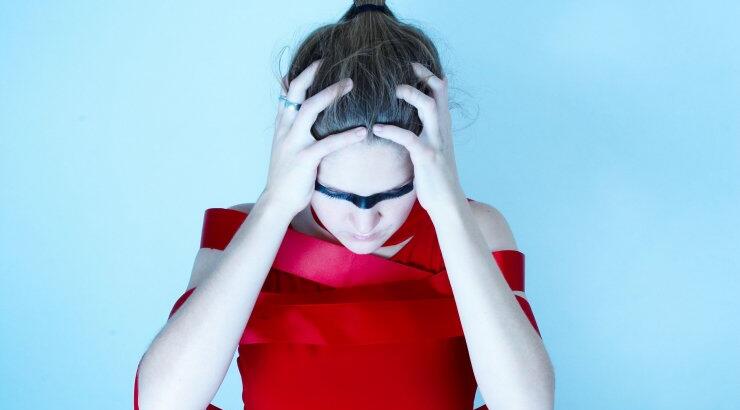 Η κρίση «χτυπά» την ευτυχία μας