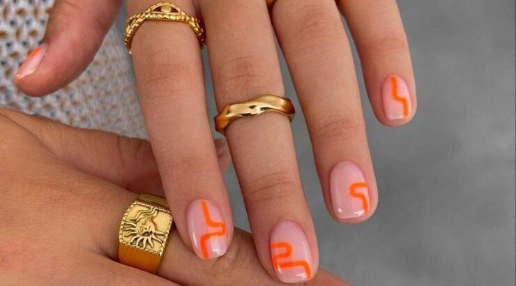 Orange nails: Η τάση στο χρώμα των νυχιών που θα βλέπεις παντού το καλοκαίρι