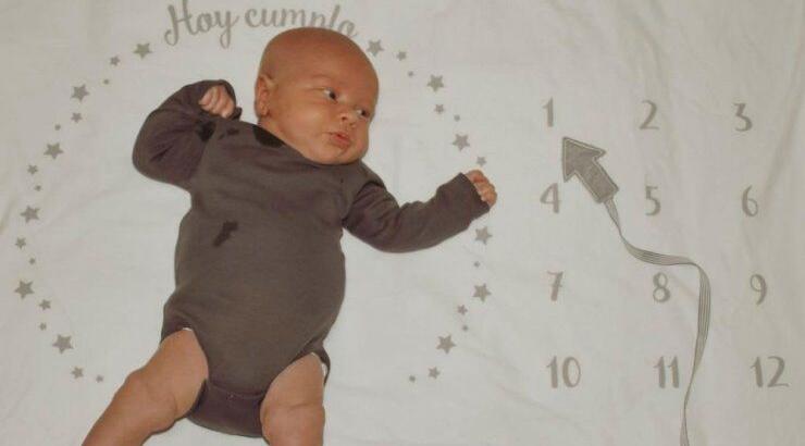 Το πανέμορφο αγοράκι είναι ο γιος ποδοσφαιριστή του ΑΠΟΕΛ και της κούκλας συντρόφου του!