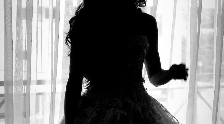 Ζευγάρι της κυπριακής showbiz μόλις ανέβηκε τα σκαλιά της εκκλησίας!