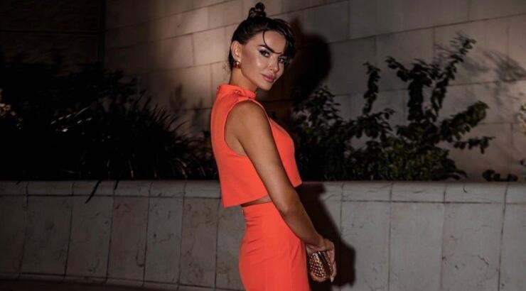 Ramona Filip: Το χρώμα κραγιόν που φοράει στις καλοκαιρινές της βόλτες