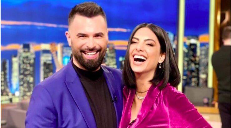 Γιώργος Παπαδόπουλος-Γαλάτεια Βασιλειάδη: Έντυσαν τον γιο τους δεινόσαυρο και βόλταραν στην γειτονιά τους