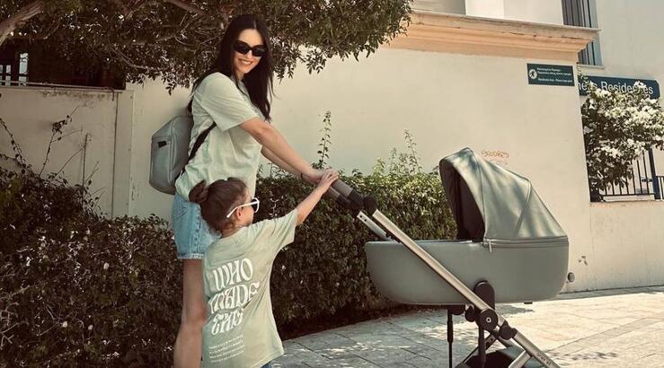 Έλενα Θεοδώρου: Βόλτα με τα δύο της παιδιά στη Λεμεσό [εικόνες]