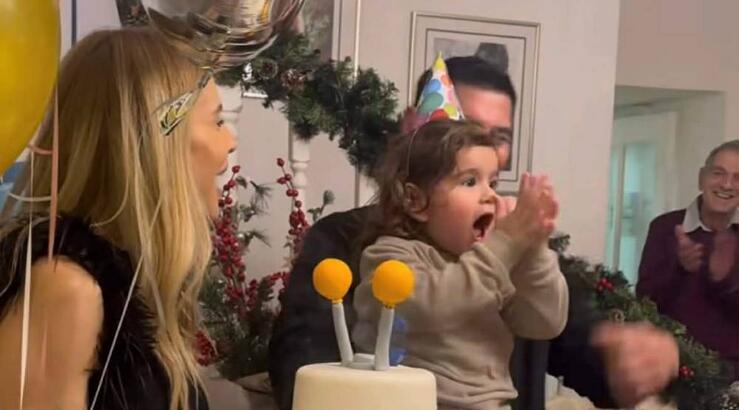 Σταύρος Κωνσταντίνου – Έλενα Ανδρέου: Το πάρτι για τα τρίτα γενέθλια του γιου τους [εικόνα & βίντεο]