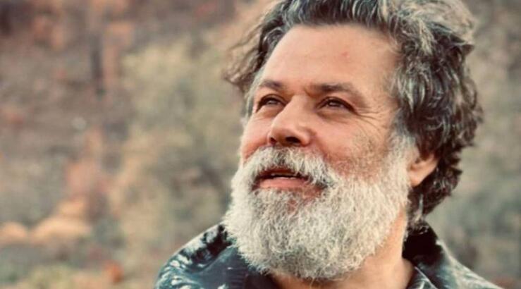 Συγκινημένος ο Βασίλης Μιχαήλ στα 50α του γενέθλια – Η φωτογραφία από το παρελθόν 