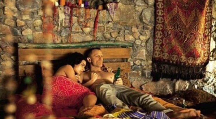 Τόνια Σωτηροπούλου: στο κρεβάτι με τον... Ντάνιελ Κρεγκ!