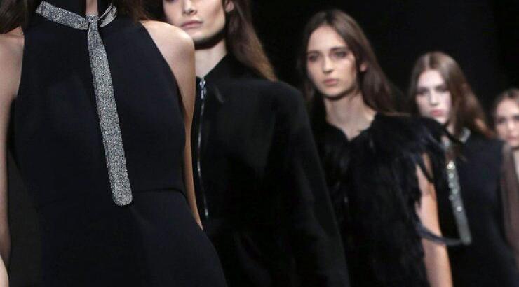 Πώς να περπατάς όπως τα μοντέλα στην πασαρέλα 