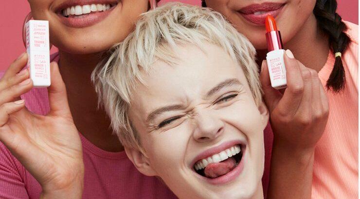 Με την αγορά ενός κραγιόν βοηθάς να νικήσουμε τον καρκίνο