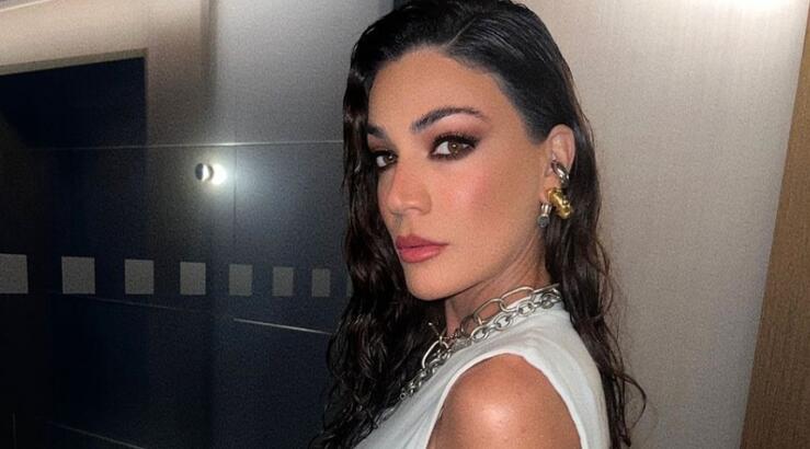 Ήβη Αδάμου: Το πρωτότυπο δώρο που έλαβε σε συναυλία της στην Τουρκία [εικόνα]