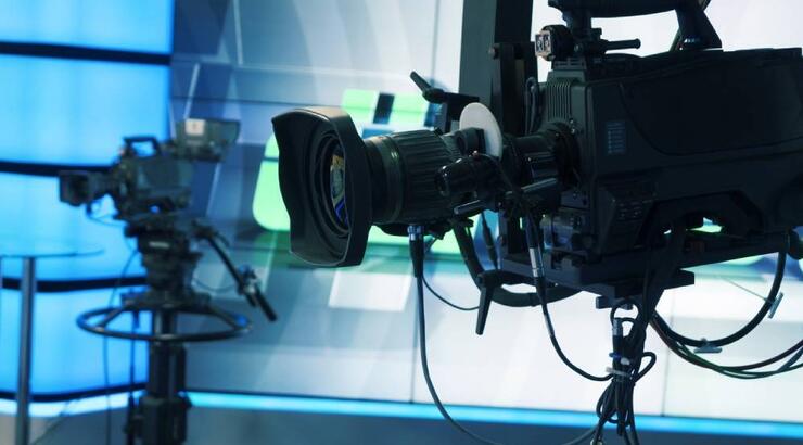 Kύπριες παρουσιάστριες εμφανίστηκαν την ίδια ώρα στο δελτίο ειδήσεων με ίδιο blazer [εικόνα]