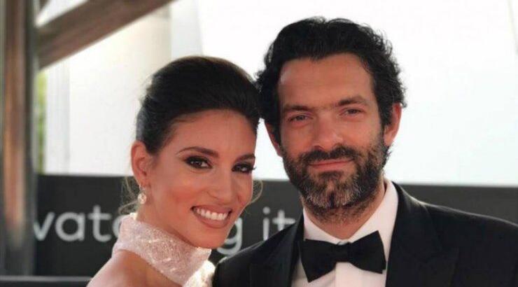 Ποιο ζευγάρι της κυπριακής showbiz βρίσκεται στη Μύκονο για το γάμο της Αθηνάς Οικονομάκου και του Φίλιππου Μιχόπουλου;