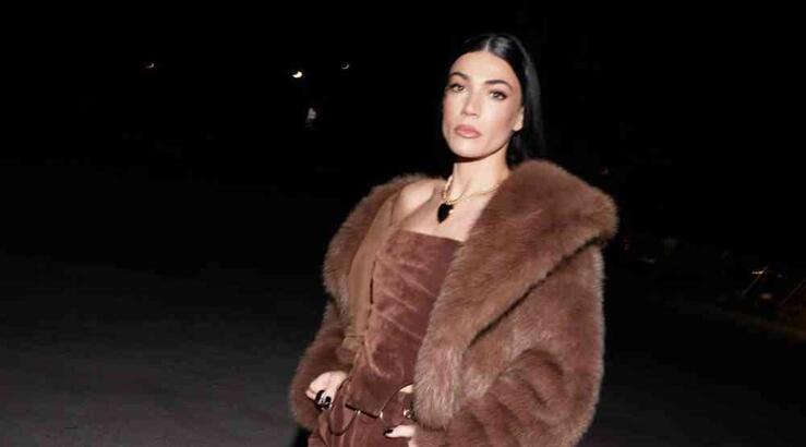 Ήβη Αδάμου: Το total denim look σε ένα παιχνιδιάρικο μοτίβο [εικόνα]