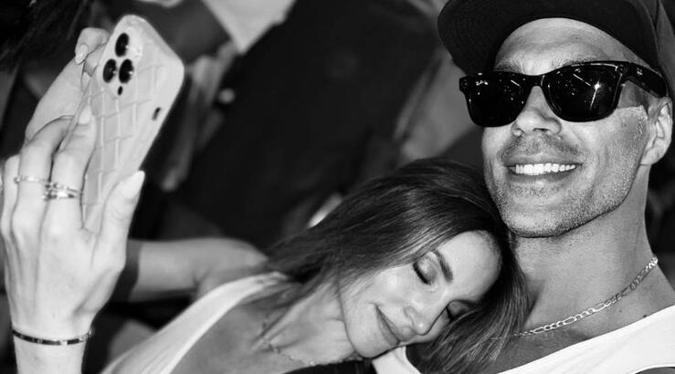 Αθηνά Οικονομάκου: Η εικόνα με τον Bruno Cerella που έχει ως background στο κινητό της