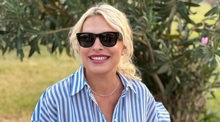 Μια γλυκιά καλημέρα από την Ελένη Μενεγάκη και την κόρη της στο σπίτι