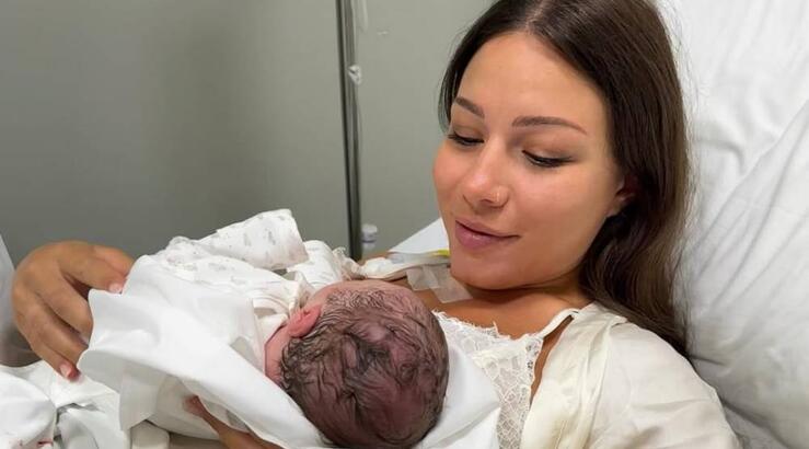 Σιμώνη Χριστοδούλου: «Μετά τον τοκετό προέκυψε ένα θέμα υγείας. Υπήρχε κίνδυνος για τη ζωή μου»