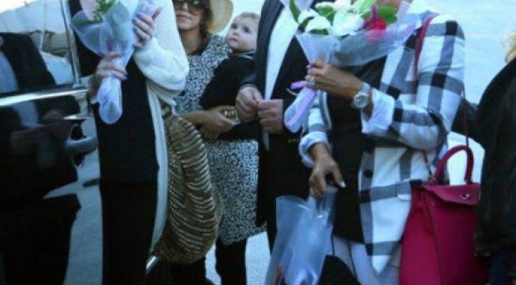 Δήμαρχος Μυκόνου: Σεμνές και ευγενικές οι Kardashian