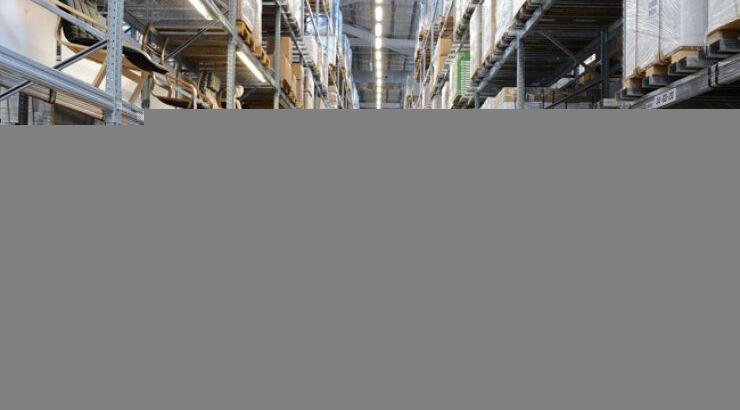 Ένα ζευγάρι παντρεύτηκε μέσα σε διεθνή εταιρεία επίπλων