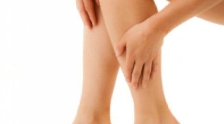 Πρησμένα πόδια το καλοκαίρι. Ένα απλό σύμπτωμα ή κάτι παραπάνω;