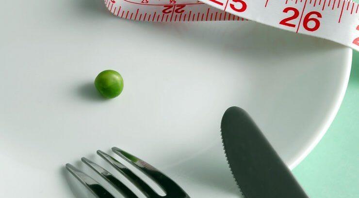 Περιττά κιλά: Πόσα είναι τελικά τα ιδανικά γεύματα για να αδυνατίσουμε 