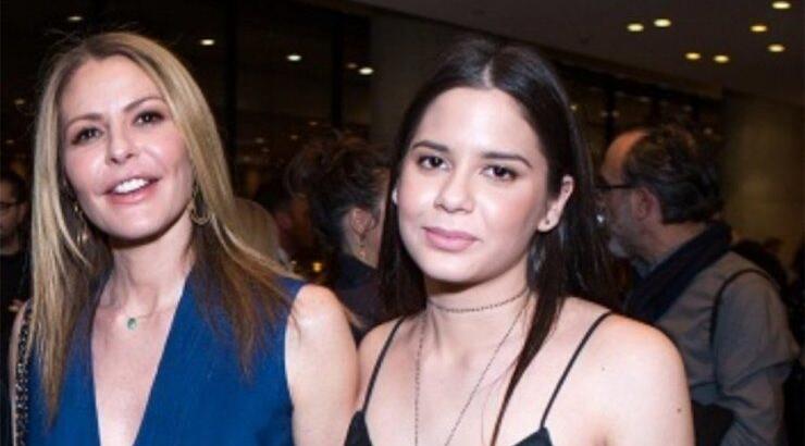 Δείτε την κόρη της Τζένης Μπαλατσινού σε έξοδο με τον νεογέννητο αδερφό της [εικόνες]