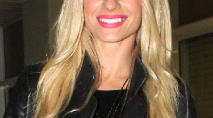 Ευαγγελία Αραβανή:"Από γινάτι στην Σάσα Σταμάτη είμαι με τον Ηλία Βρεττό" [βίντεο